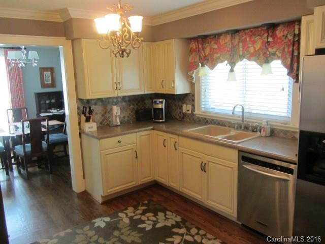 390 Ridgecrest Avenue - Photo 3