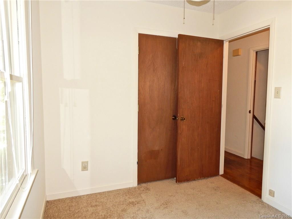175 Chestnut Place - Photo 11
