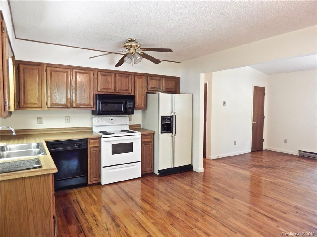 175 Chestnut Place - Photo 5