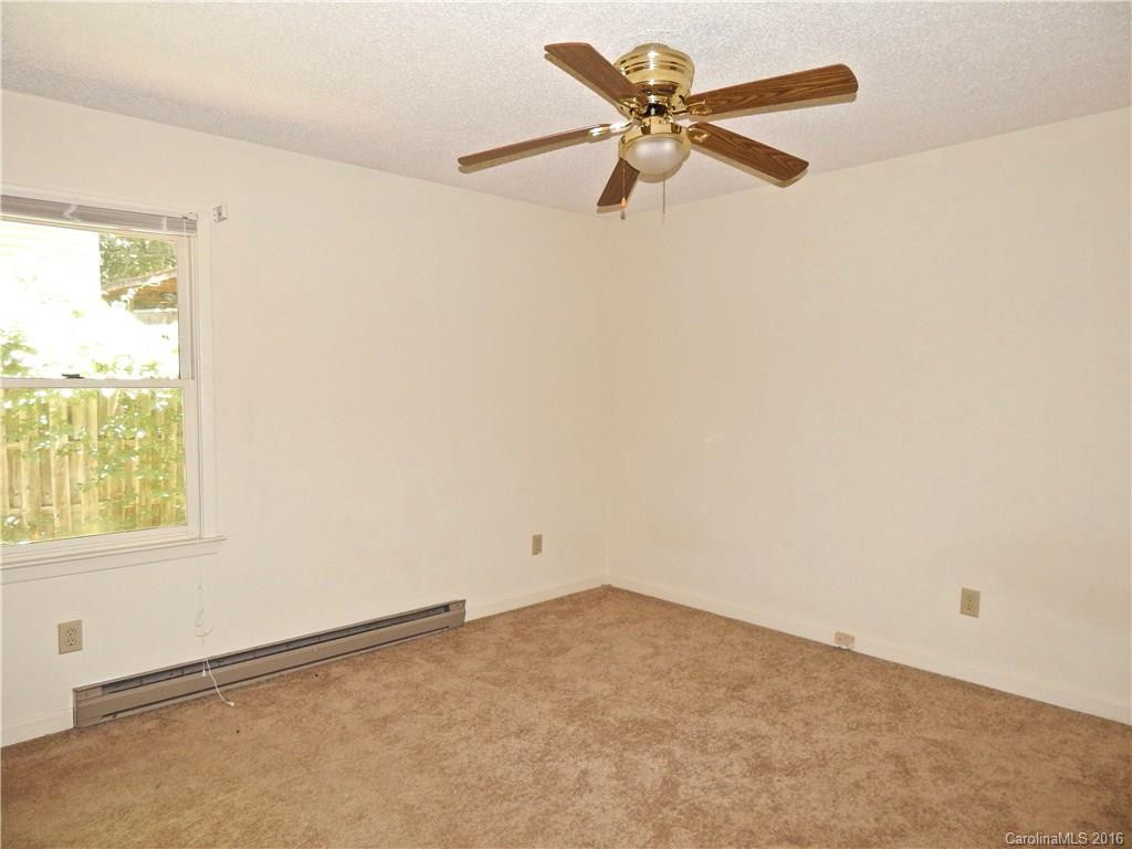 175 Chestnut Place - Photo 10