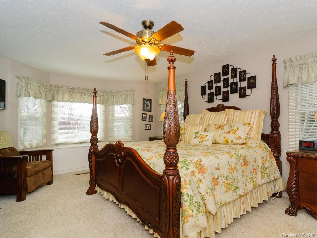 14 Four Oaks Drive - Photo 16