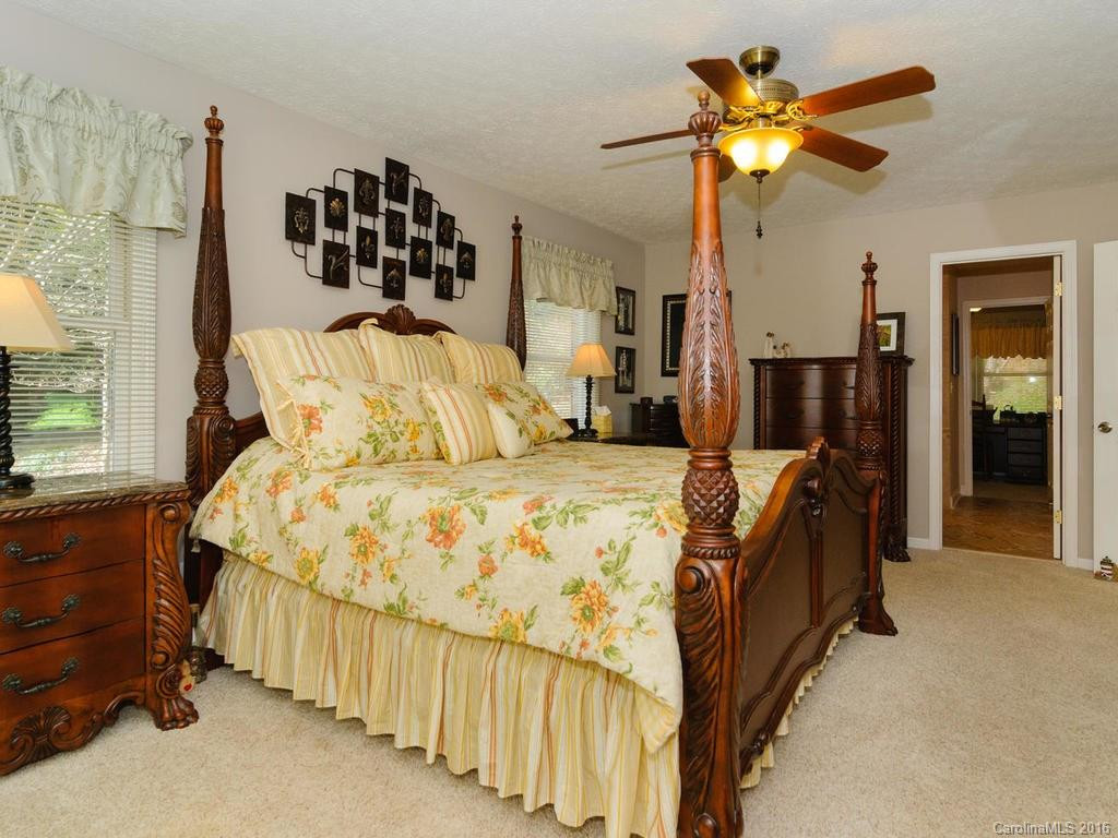14 Four Oaks Drive - Photo 17