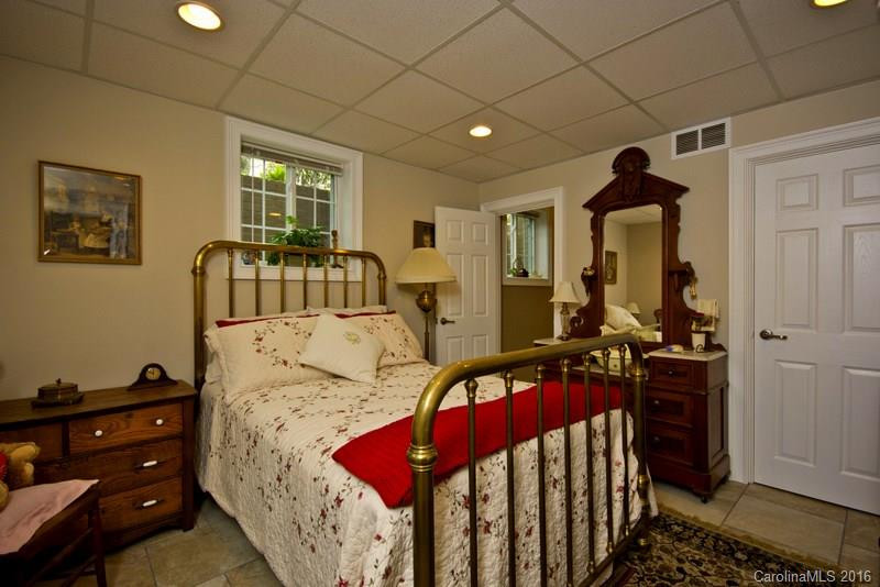 1718 Kanuga Road - Photo 18