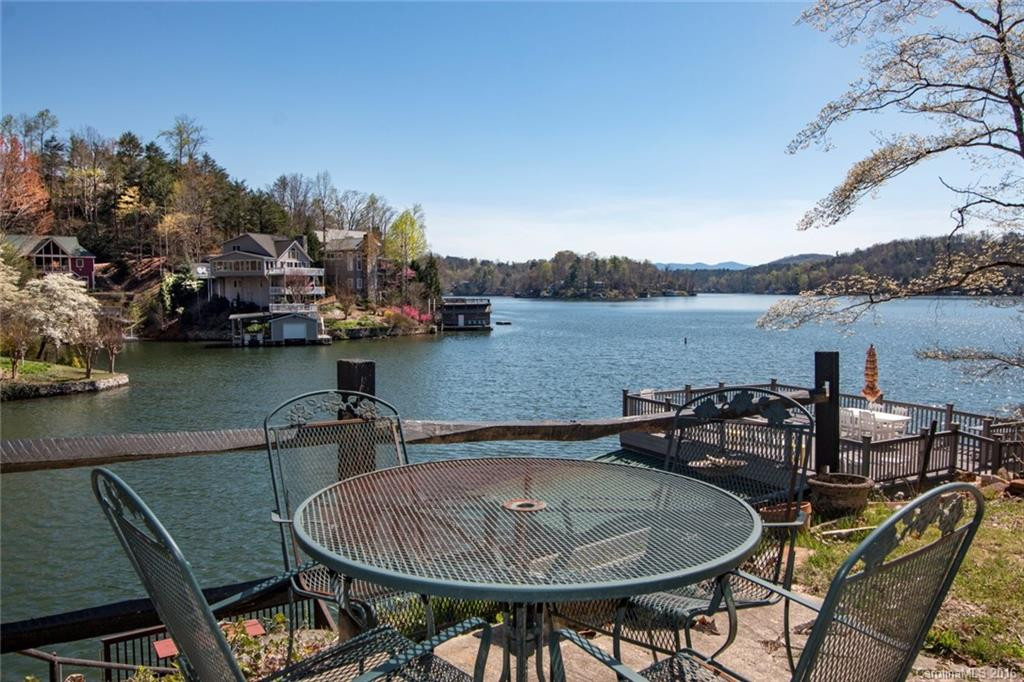 262 Thomas Drive - Photo 3
