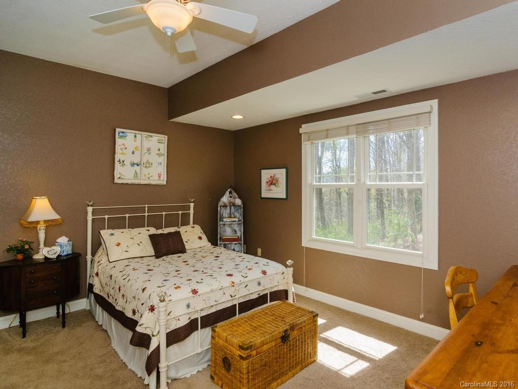 312 Forest Place - Photo 16