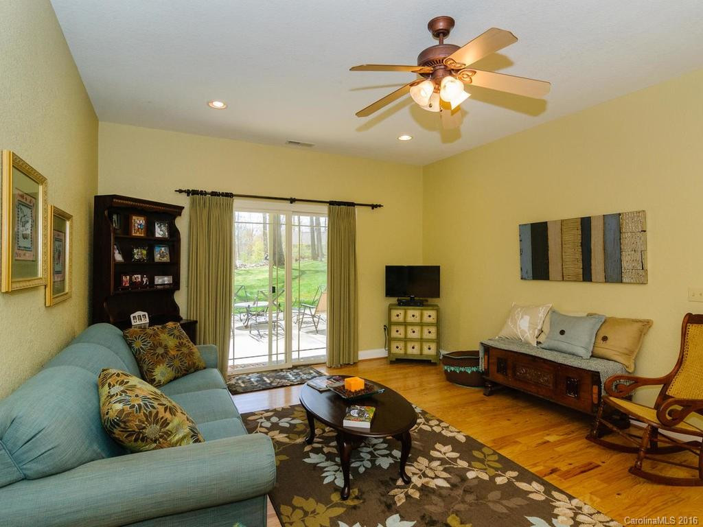 312 Forest Place - Photo 17