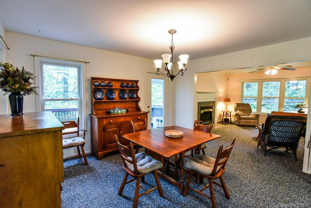 124 Carriage Drive - Photo 4