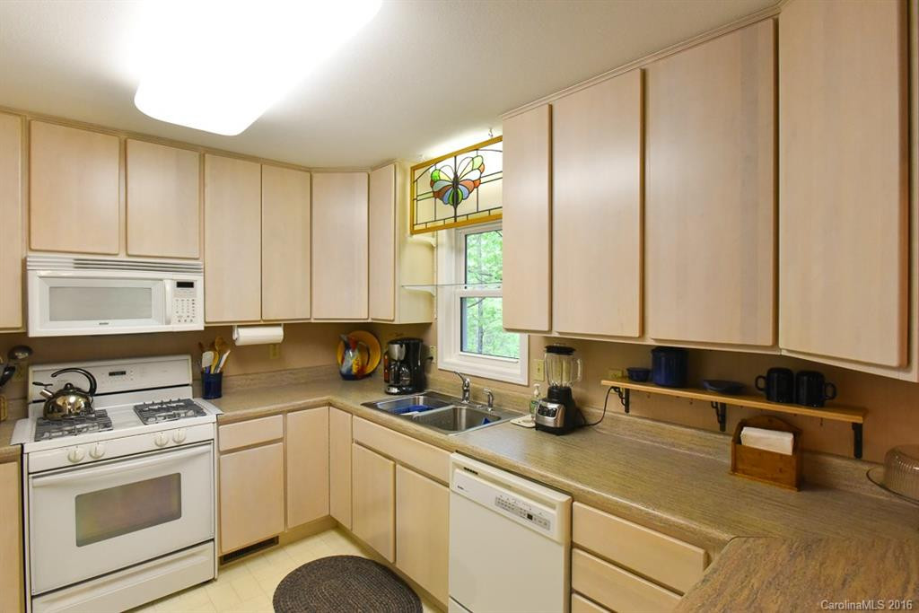 124 Carriage Drive - Photo 5