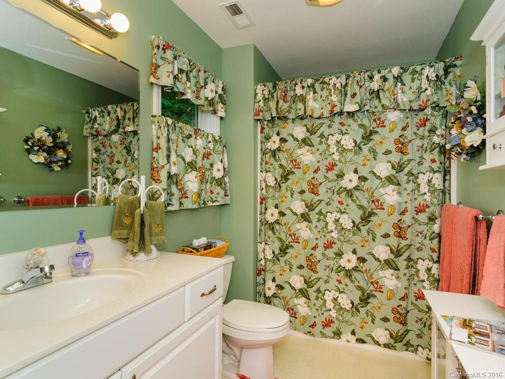 124 Carriage Drive - Photo 9