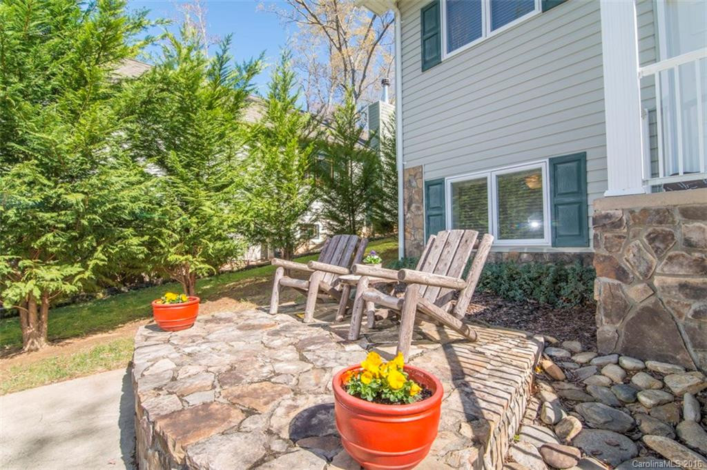 17 Lake Avenue - Photo 2