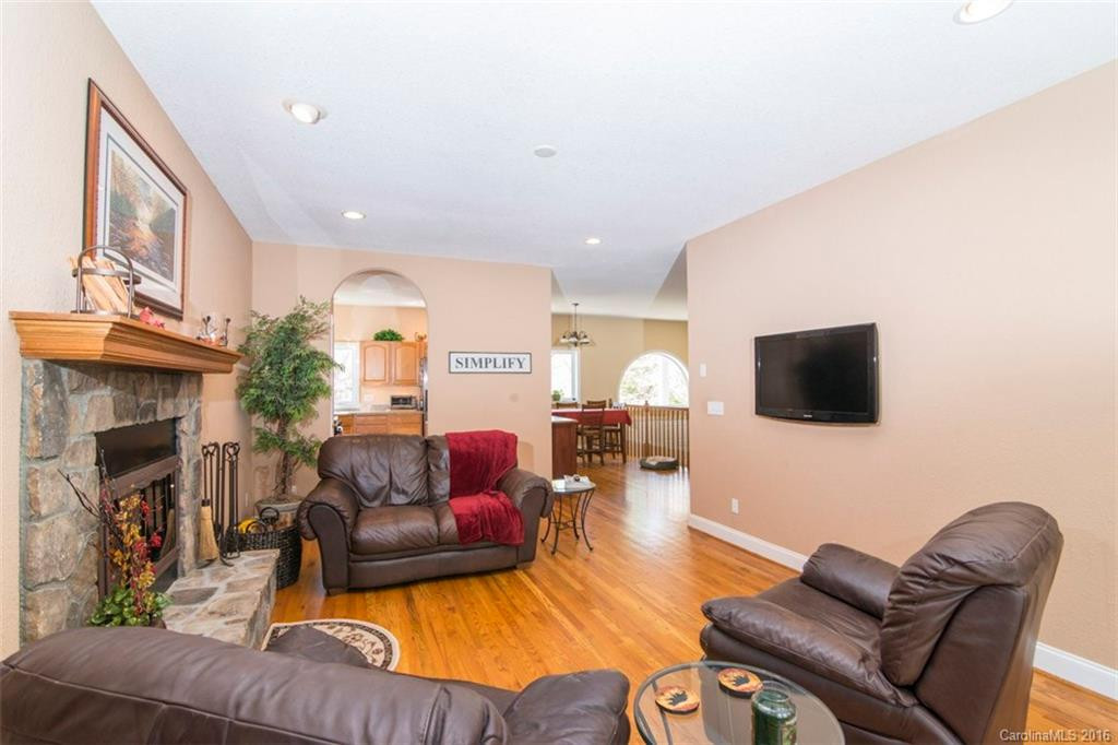 17 Lake Avenue - Photo 4