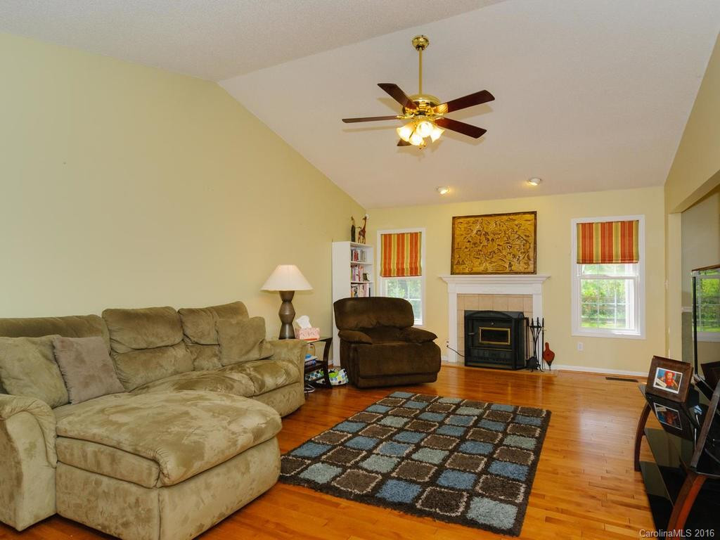 5 Mallory Meadows Court - Photo 3