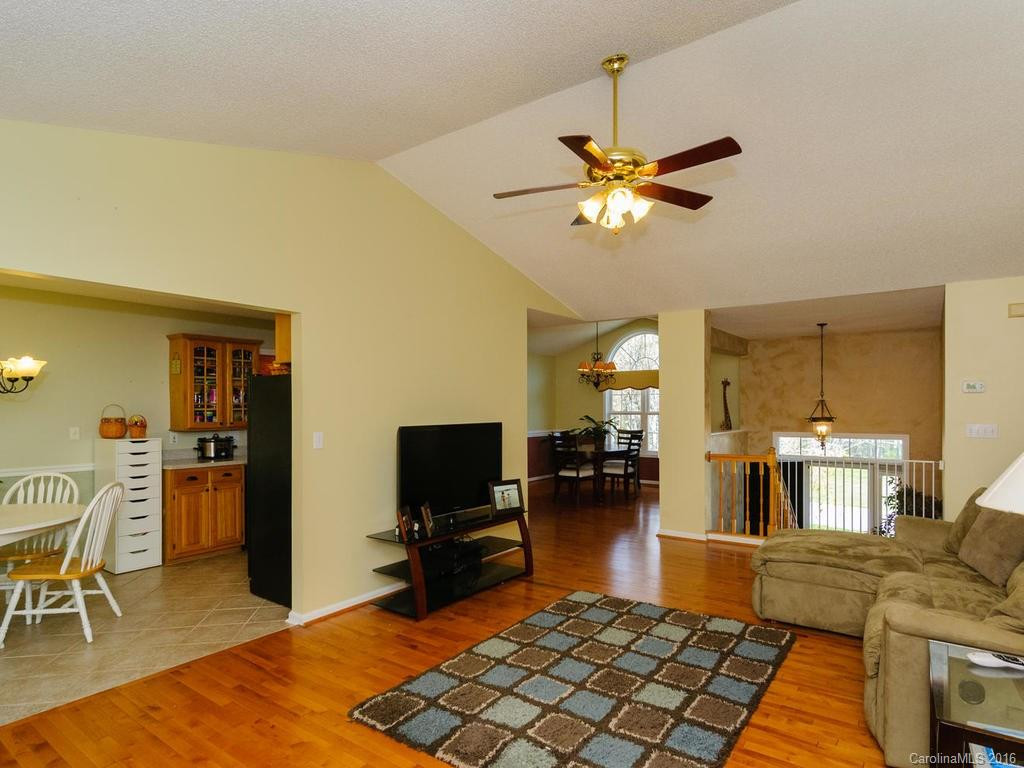 5 Mallory Meadows Court - Photo 4