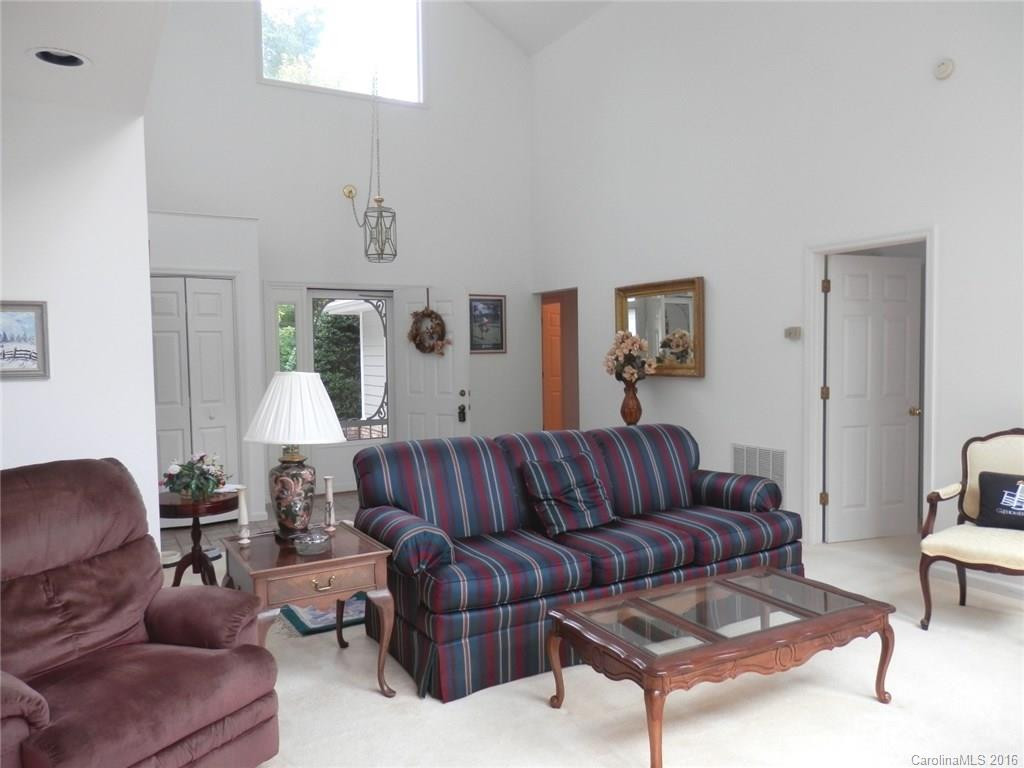104 Broadmoor Drive #104 - Photo 3