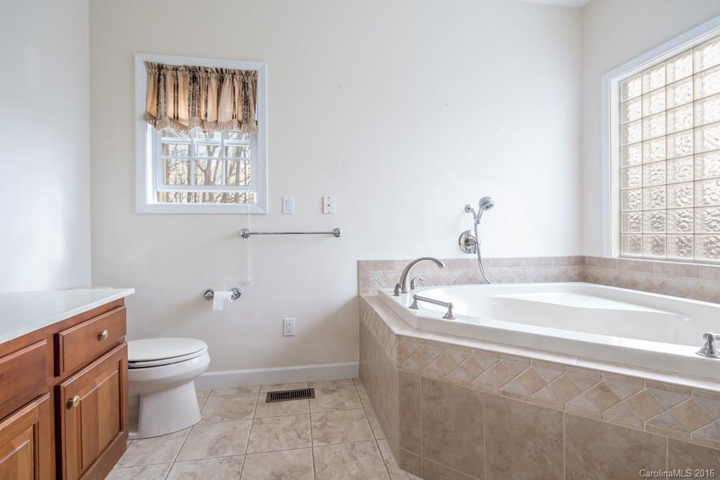 240 Eagle Point Drive - Photo 11