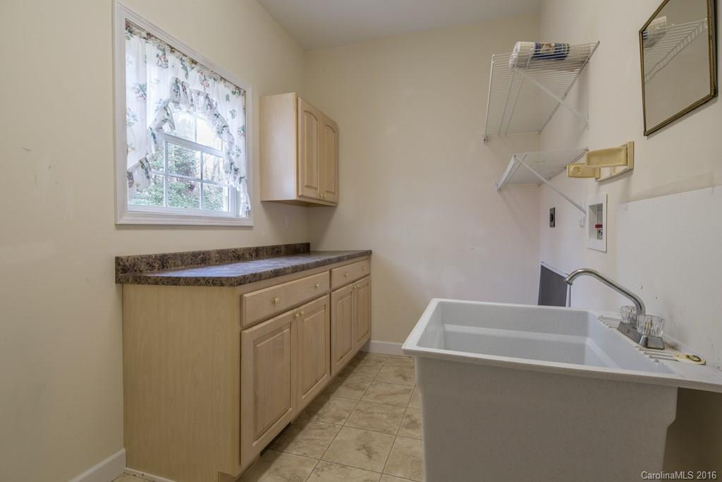 240 Eagle Point Drive - Photo 5
