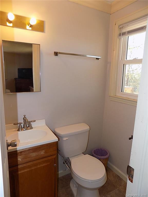 5633 US 221 Highway - Photo 11