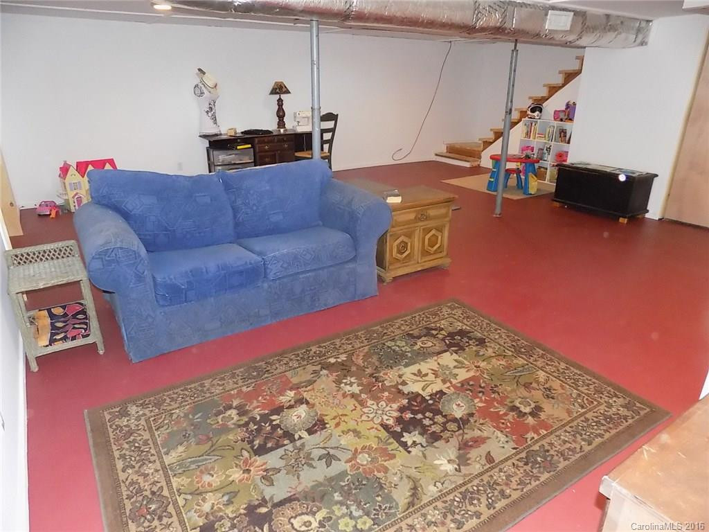 5633 US 221 Highway - Photo 16