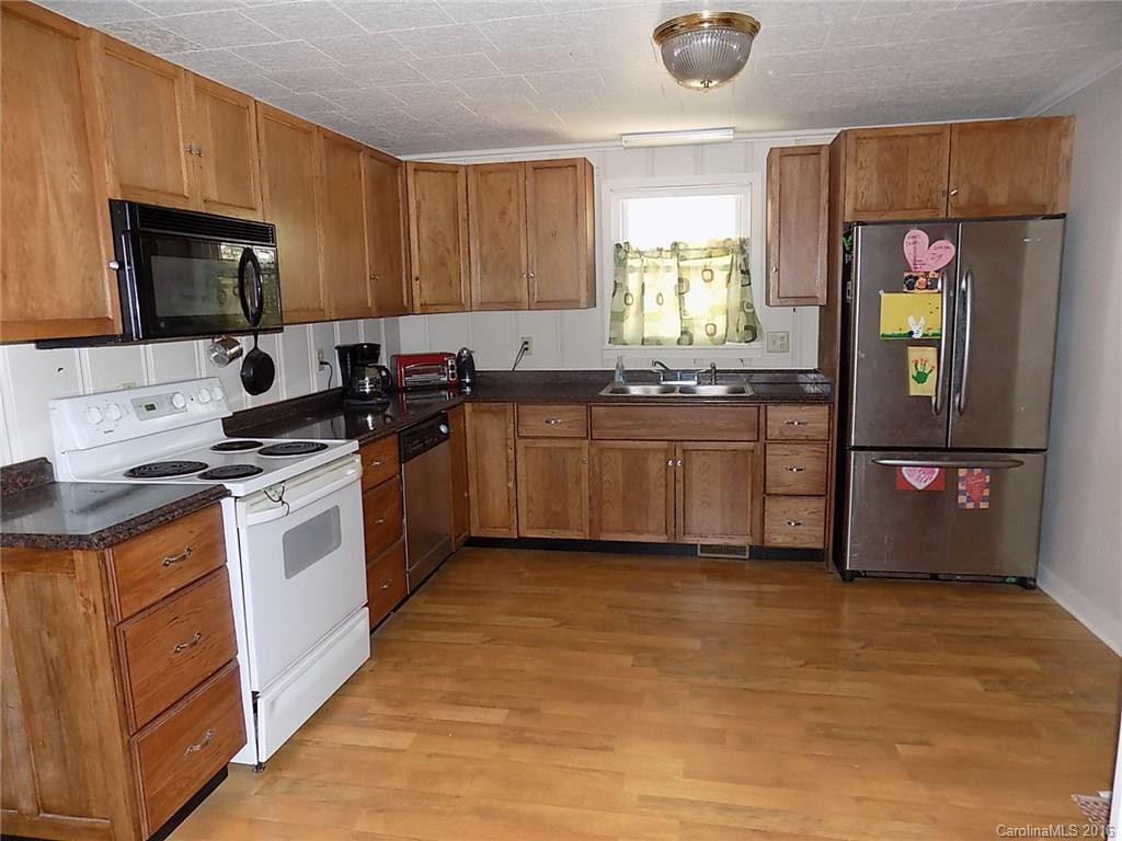 5633 US 221 Highway - Photo 8