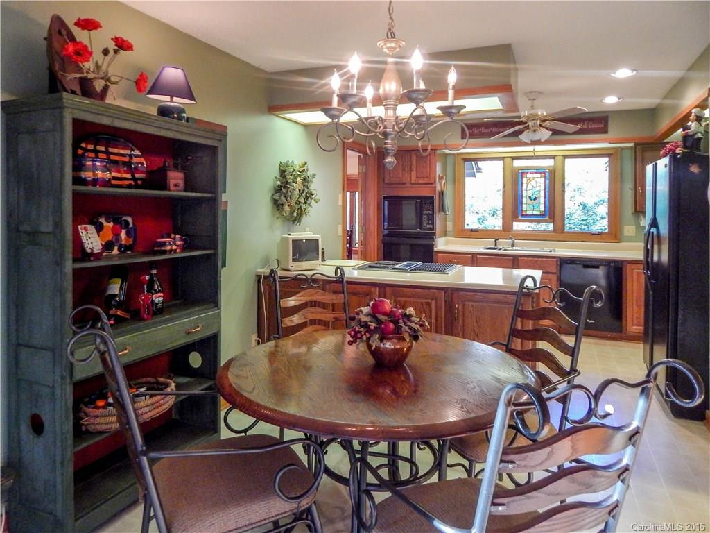 33 Mayapple Court - Photo 6