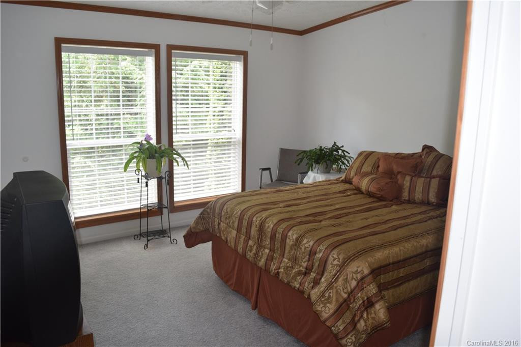 76 Angie Lane - Photo 18