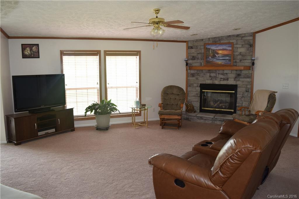 76 Angie Lane - Photo 6