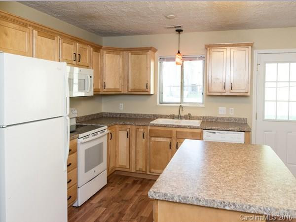 100 Wicklow Drive - Photo 2