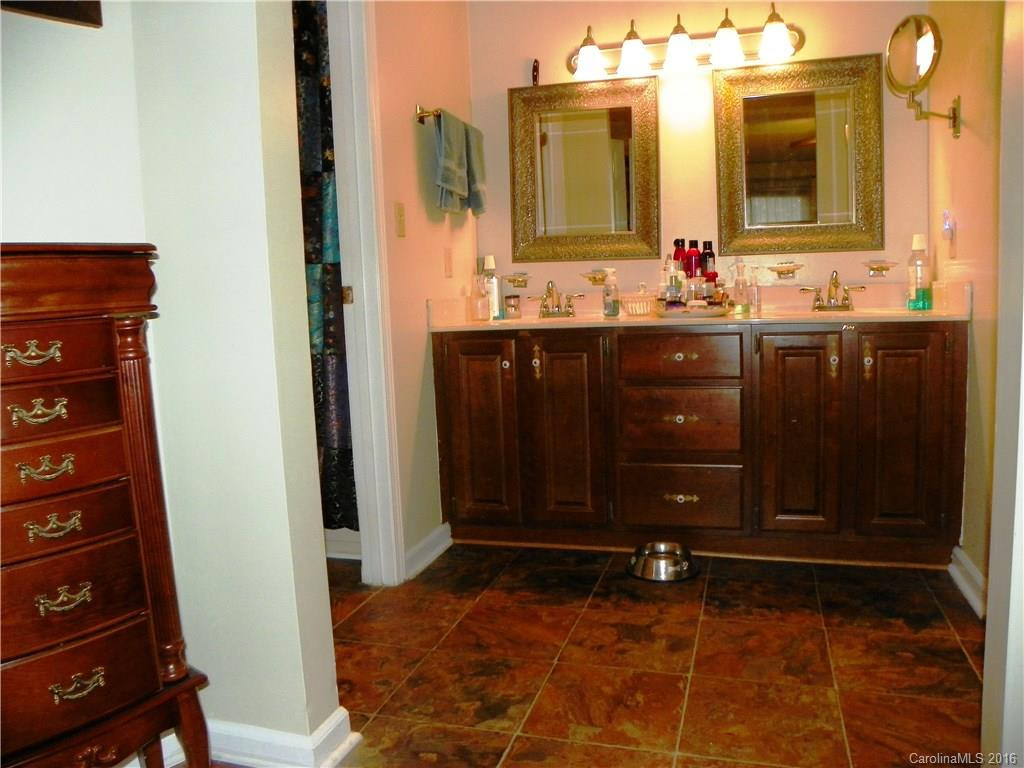 21 Cornelia Lane - Photo 15