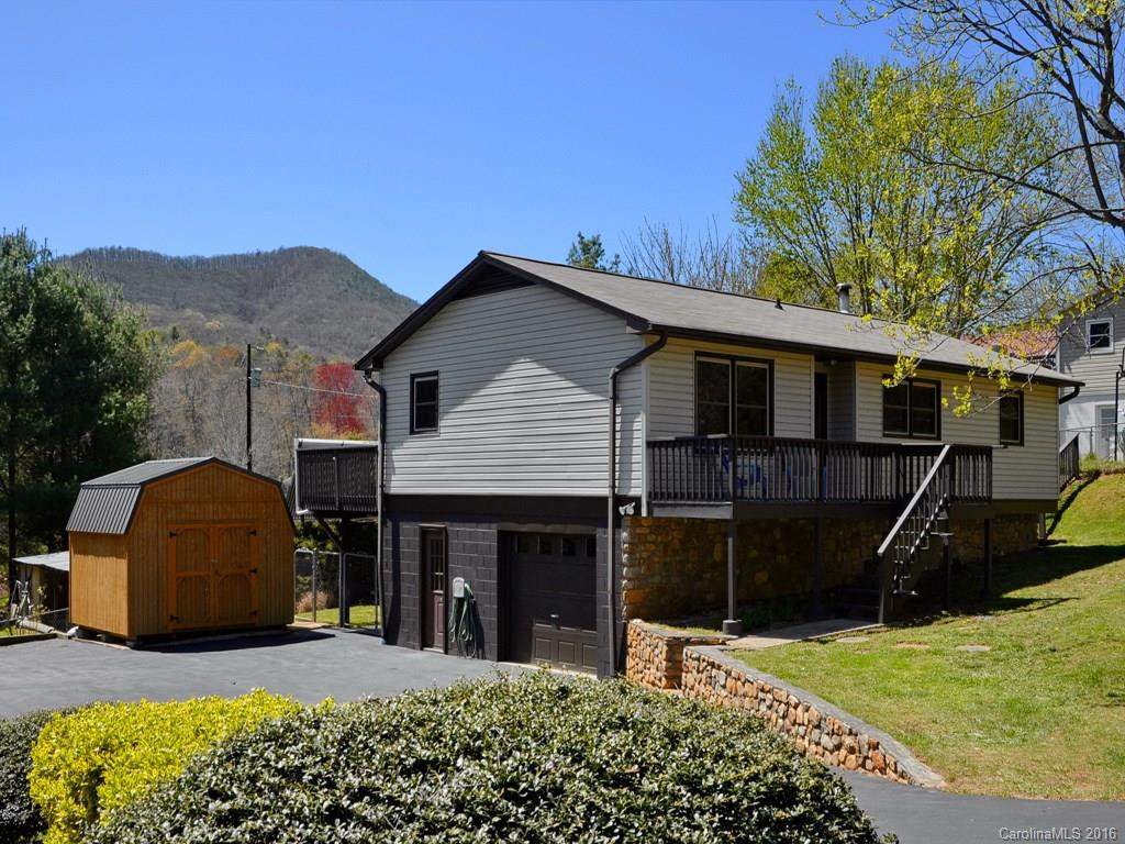 35 Dix Creek One Road
