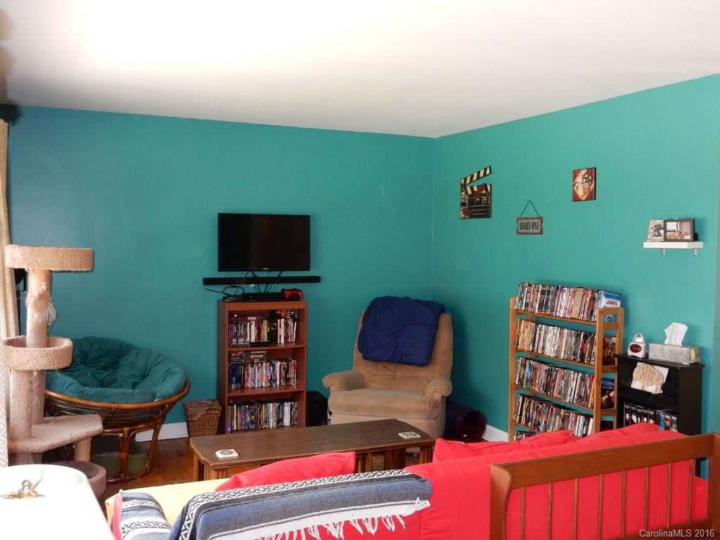 205 Thornbird Avenue - Photo 3