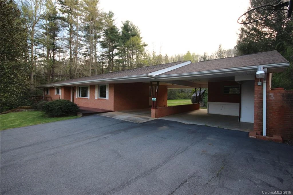 5499 New Hendersonville Highway