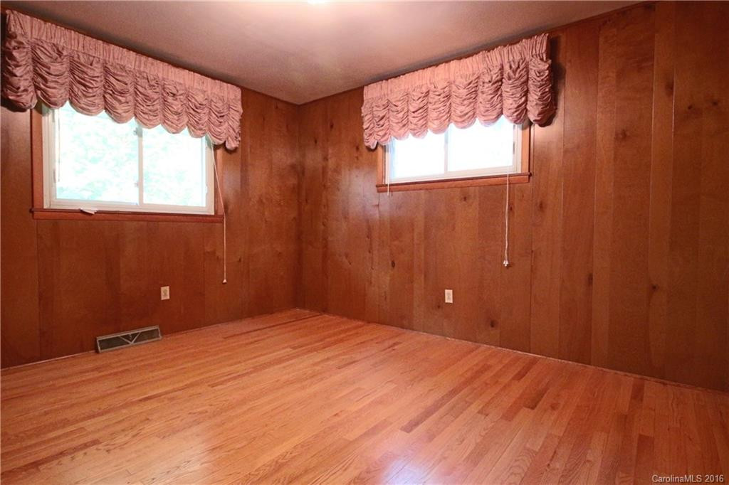 5499 New Hendersonville Highway - Photo 5