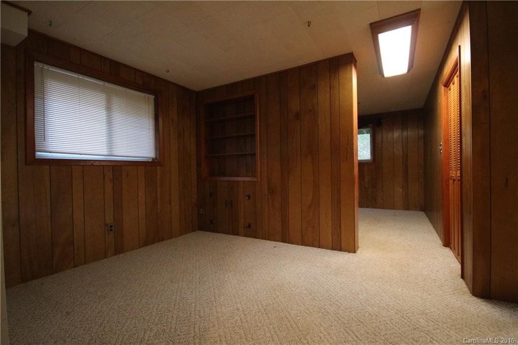 5499 New Hendersonville Highway - Photo 7