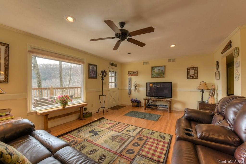 630 Autumn Drive - Photo 7