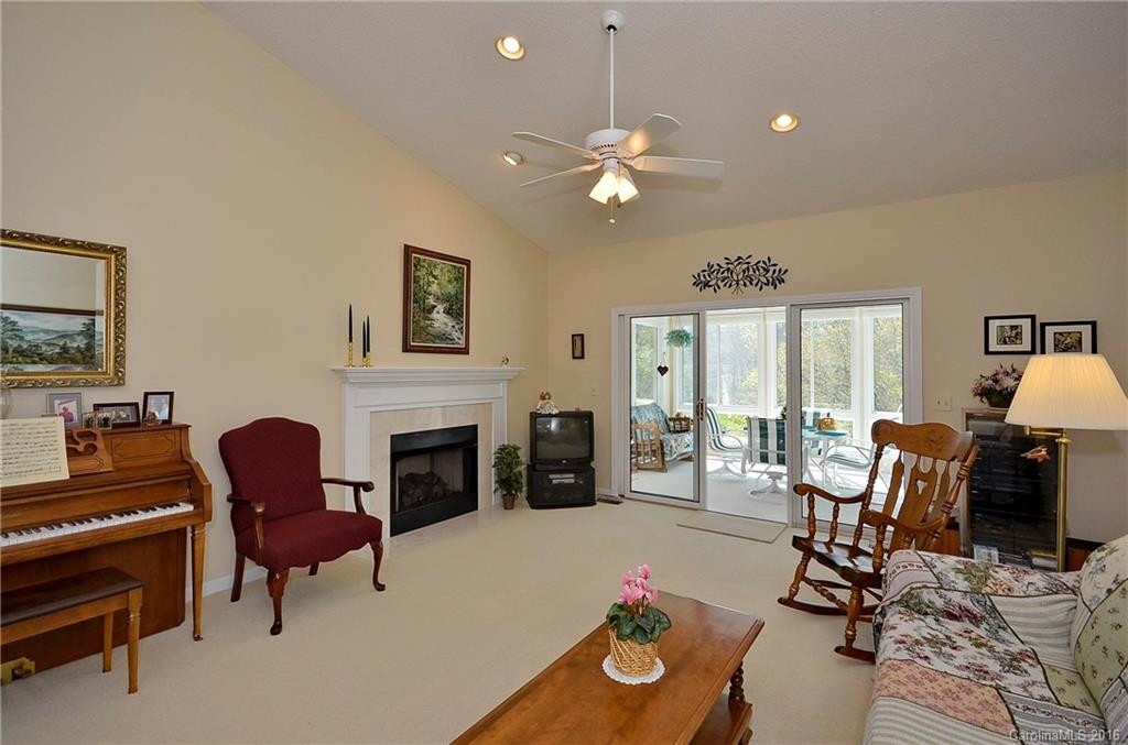 112 Fairway Knoll Drive - Photo 8