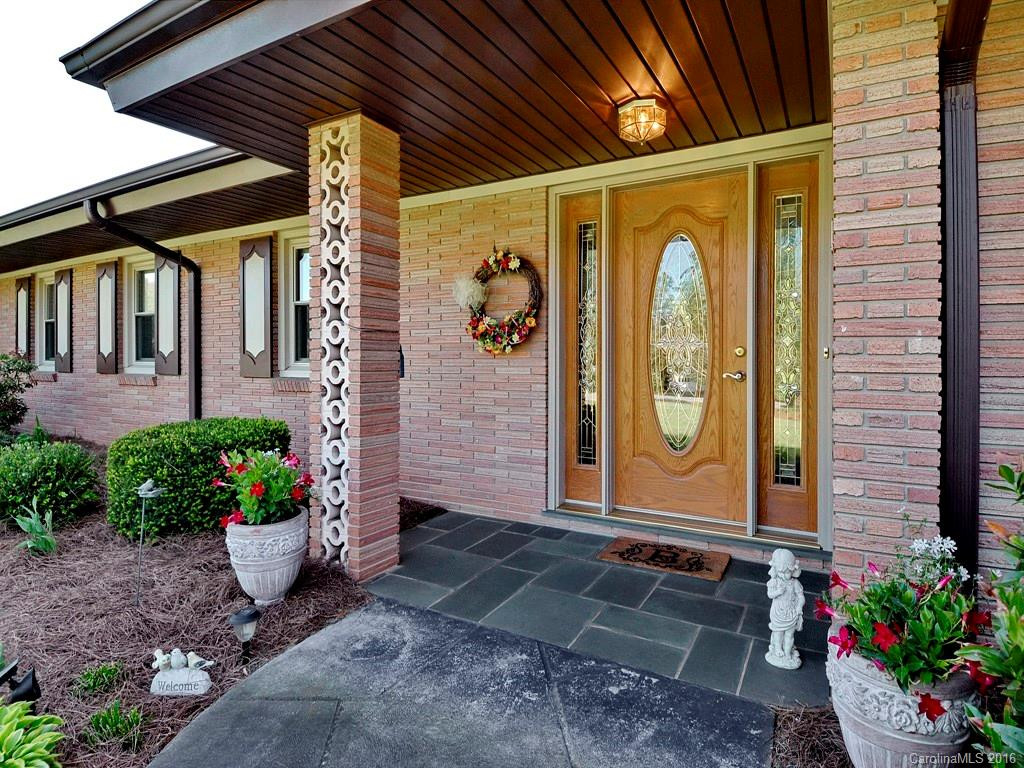 291 Plott Drive - Photo 3