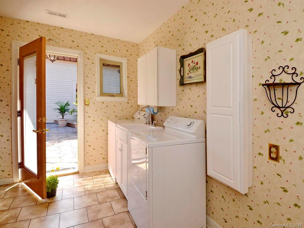 291 Plott Drive - Photo 7