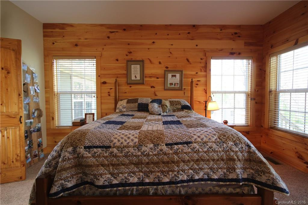 79 Ashworth Avenue - Photo 11