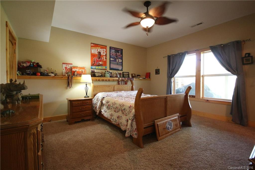 79 Ashworth Avenue - Photo 13