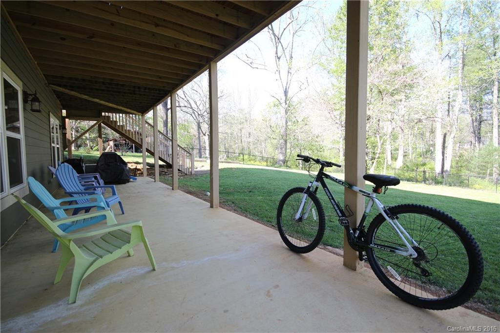 79 Ashworth Avenue - Photo 15