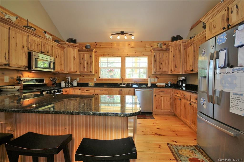 79 Ashworth Avenue - Photo 16