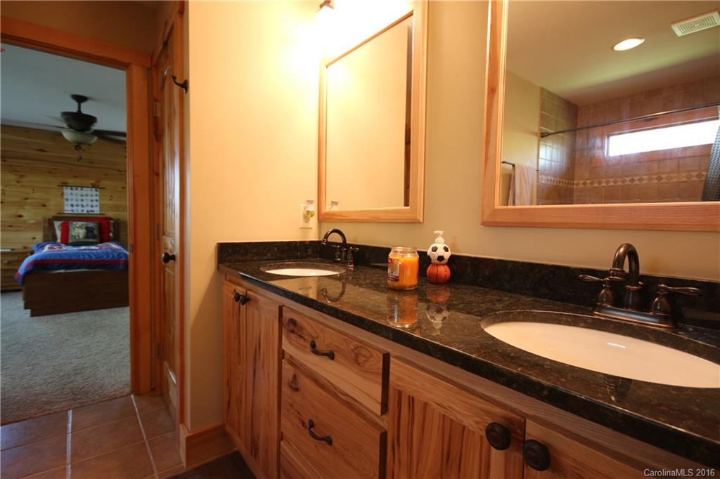 79 Ashworth Avenue - Photo 7
