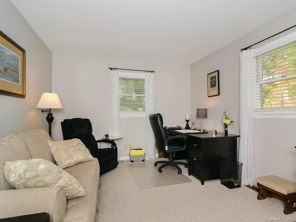 164 Haywood Knolls Drive - Photo 12