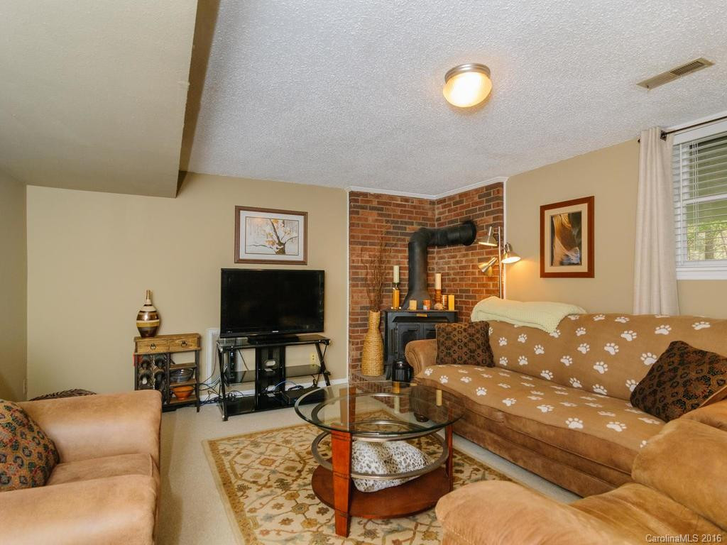 164 Haywood Knolls Drive - Photo 15
