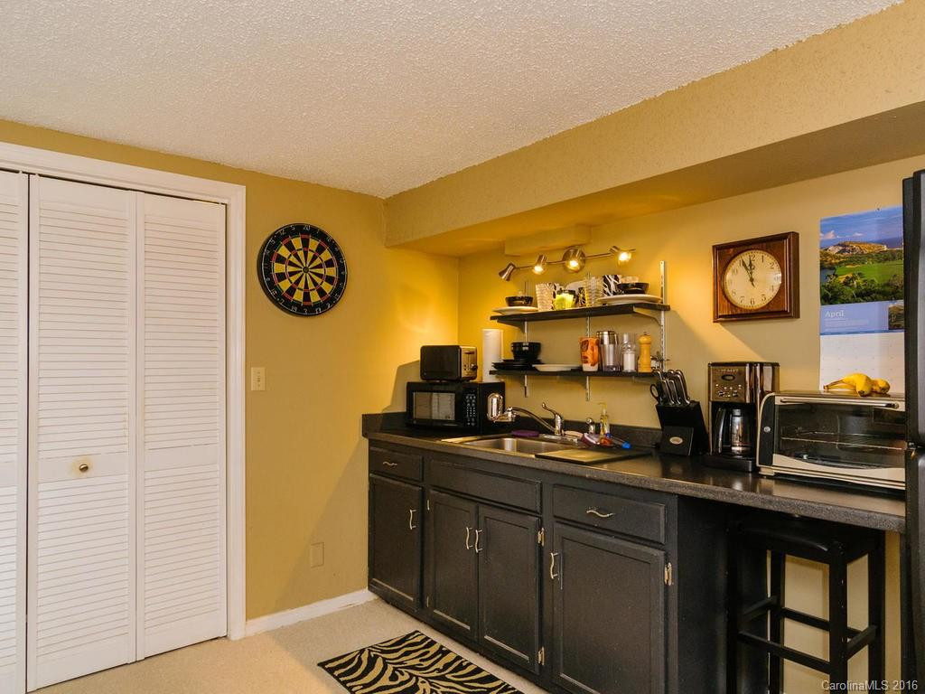 164 Haywood Knolls Drive - Photo 17