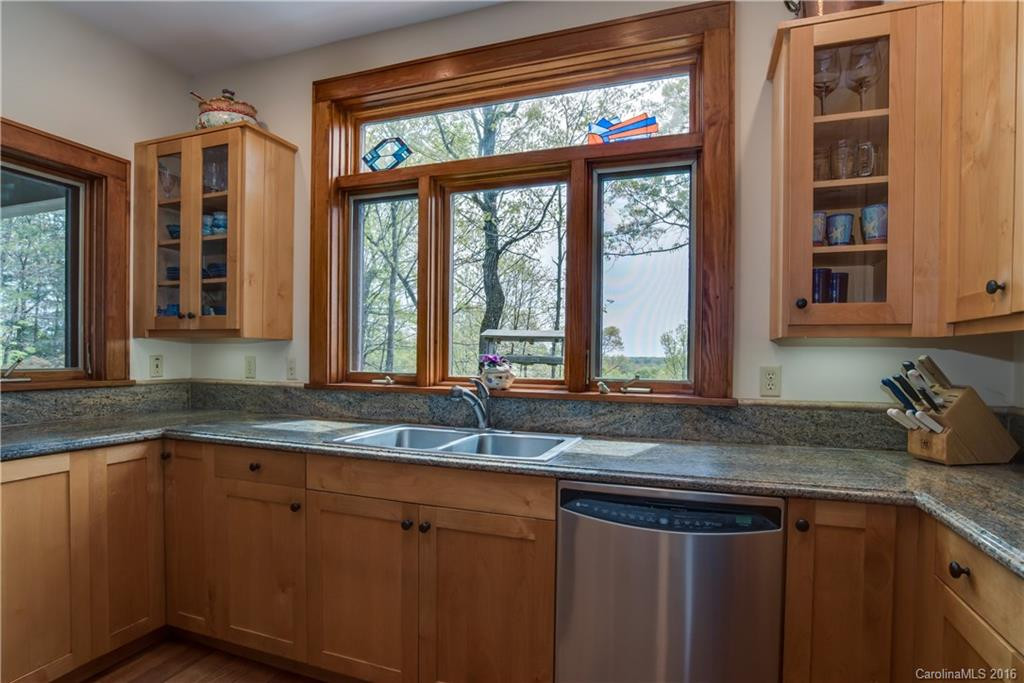 704 Hawks Landing - Photo 13