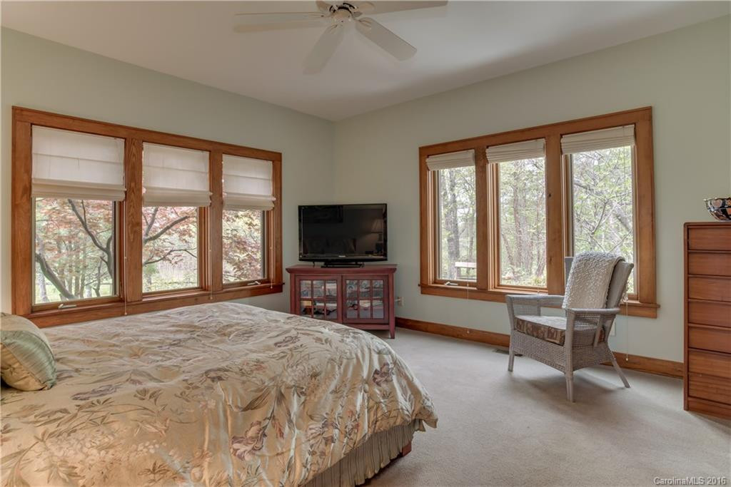 704 Hawks Landing - Photo 17