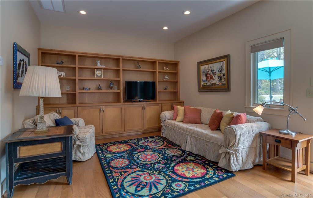 704 Hawks Landing - Photo 23