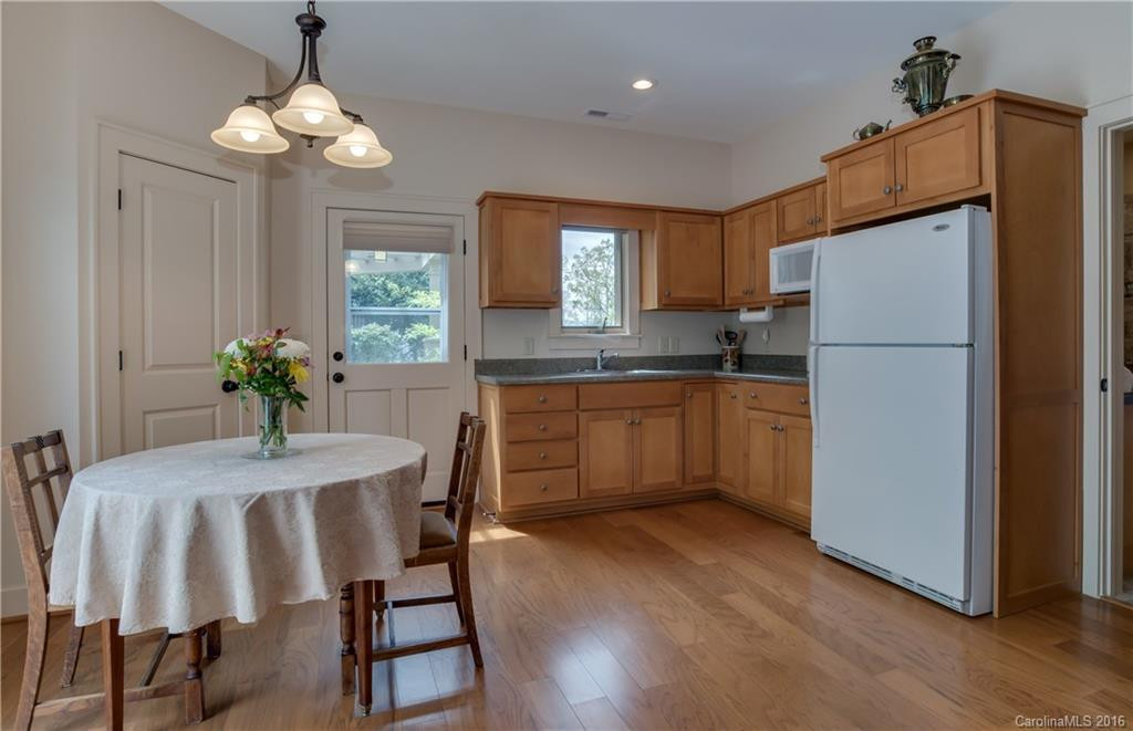 704 Hawks Landing - Photo 24