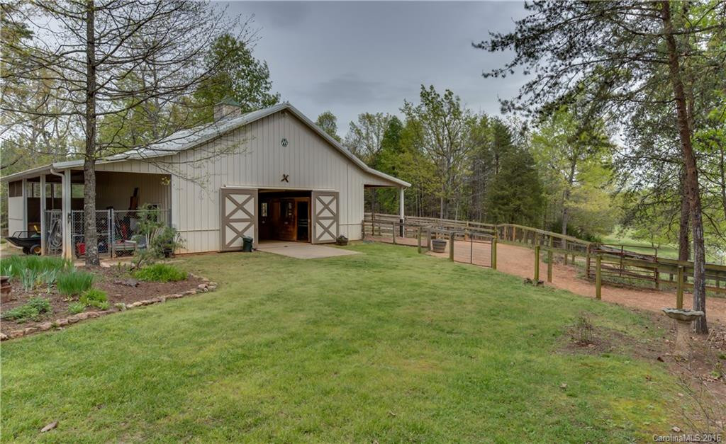 704 Hawks Landing - Photo 4